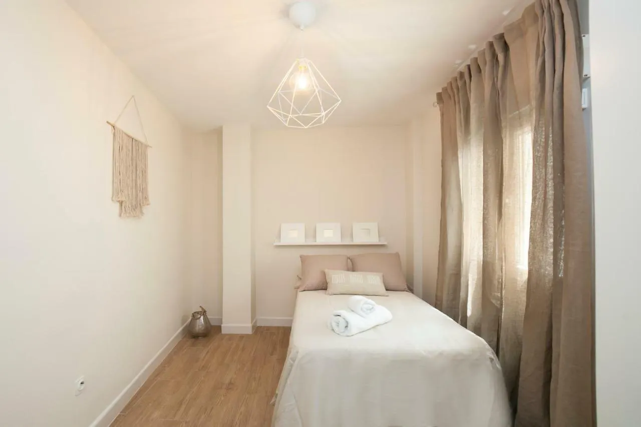 Alohamundi Pureza Apartment Seville